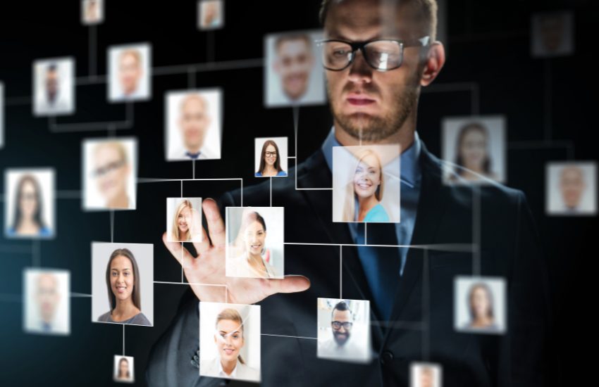 Protegido: Staff Augmentation vs. Outsourcing: ¿Cuál es el Modelo de Talento que te Permite Mantener el Control Estratégico? 